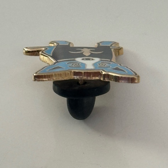 George Rodrigue Blue Dog New Orleans Saints Jersey Mini Lapel Pin Tie Tac Brees - Picture 7 of 7
